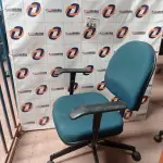 LOTE 623 - 01 CADEIRA DE ESCRITÓRIO COM BASE GIRATÓRIA NA COR VERDE. (NO ESTADO) ATENÇÃO! FAZER A VISITAÇÃO ANTES DE ARREMATAR, NÃO SABEMOS SE FUNCIONA. LEILÃO NÃO TEM GARANTIA E NEM DEVOLUÇÃO, SUJEITO A POSSÍVEIS AVARIAS VISÍVEIS/OCULTAS E/OU AUSÊNCIA DE COMPONENTES.