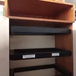 LOTE 649 - 01 ARMÁRIO EM MADEIRA PARA PASTA SUSPENSA. (NO ESTADO) ATENÇÃO! FAZER A VISITAÇÃO ANTES DE ARREMATAR, NÃO SABEMOS SE FUNCIONA. LEILÃO NÃO TEM GARANTIA E NEM DEVOLUÇÃO, SUJEITO A POSSÍVEIS AVARIAS VISÍVEIS/OCULTAS E/OU AUSÊNCIA DE COMPONENTES.