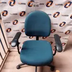 LOTE 616 - 01 CADEIRA DE ESCRITÓRIO COM BASE GIRATÓRIA NA COR VERDE. (NO ESTADO) ATENÇÃO! FAZER A VISITAÇÃO ANTES DE ARREMATAR, NÃO SABEMOS SE FUNCIONA. LEILÃO NÃO TEM GARANTIA E NEM DEVOLUÇÃO, SUJEITO A POSSÍVEIS AVARIAS VISÍVEIS/OCULTAS E/OU AUSÊNCIA DE COMPONENTES.