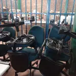 LOTE 503 - 06 CADEIRAS DE ESCRITÓRIO COM BASE GIRATÓRIA NA COR VERDE. (NO ESTADO) ATENÇÃO! FAZER A VISITAÇÃO ANTES DE ARREMATAR, NÃO SABEMOS SE FUNCIONA. LEILÃO NÃO TEM GARANTIA E NEM DEVOLUÇÃO, SUJEITO A POSSÍVEIS AVARIAS VISÍVEIS/OCULTAS E/OU AUSÊNCIA DE COMPONENTES).