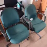 LOTE 652 - 03 CADEIRAS DE ESCRITÓRIO COM BASES GIRATÓRIAS SENDO 01 NA COR PRETA. (NO ESTADO) ATENÇÃO! FAZER A VISITAÇÃO ANTES DE ARREMATAR, NÃO SABEMOS SE FUNCIONA. LEILÃO NÃO TEM GARANTIA E NEM DEVOLUÇÃO, SUJEITO A POSSÍVEIS AVARIAS VISÍVEIS/OCULTAS E/OU AUSÊNCIA DE COMPONENTES.
