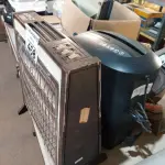 LOTE 468 - 01 AQUECEDOR E 01 FRAGMENTADORA DE PAPEL. (NO ESTADO) ATENÇÃO! FAZER A VISITAÇÃO ANTES DE ARREMATAR, NÃO SABEMOS SE FUNCIONA. LEILÃO NÃO TEM GARANTIA E NEM DEVOLUÇÃO, SUJEITO A POSSÍVEIS AVARIAS VISÍVEIS/OCULTAS E/OU AUSÊNCIA DE COMPONENTES).