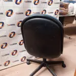 LOTE 618 - 01 CADEIRA DE ESCRITÓRIO COM BASE GIRATÓRIA NA COR VERDE. (NO ESTADO) ATENÇÃO! FAZER A VISITAÇÃO ANTES DE ARREMATAR, NÃO SABEMOS SE FUNCIONA. LEILÃO NÃO TEM GARANTIA E NEM DEVOLUÇÃO, SUJEITO A POSSÍVEIS AVARIAS VISÍVEIS/OCULTAS E/OU AUSÊNCIA DE COMPONENTES.