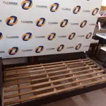 LOTE 670 - 01 CAMA DE SOLTEIRO EM IMBUIA DO POLO MADEIREIRO DO RIO GRANDE DO SUL.  (NO ESTADO) ATENÇÃO! FAZER A VISITAÇÃO ANTES DE ARREMATAR, NÃO SABEMOS SE FUNCIONA. LEILÃO NÃO TEM GARANTIA E NEM DEVOLUÇÃO, SUJEITO A POSSÍVEIS AVARIAS VISÍVEIS/OCULTAS E/OU AUSÊNCIA DE COMPONENTES.