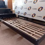 LOTE 675 - 01 CAMA DE SOLTEIRO EM IMBUIA DO POLO MADEIREIRO DO RIO GRANDE DO SUL.  (NO ESTADO) ATENÇÃO! FAZER A VISITAÇÃO ANTES DE ARREMATAR, NÃO SABEMOS SE FUNCIONA. LEILÃO NÃO TEM GARANTIA E NEM DEVOLUÇÃO, SUJEITO A POSSÍVEIS AVARIAS VISÍVEIS/OCULTAS E/OU AUSÊNCIA DE COMPONENTES.