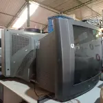 LOTE 493 - 02 TV’S DE TUBO MARCAS E MODELOS DIVERSOS. (NO ESTADO) ATENÇÃO! FAZER A VISITAÇÃO ANTES DE ARREMATAR, NÃO SABEMOS SE FUNCIONA. LEILÃO NÃO TEM GARANTIA E NEM DEVOLUÇÃO, SUJEITO A POSSÍVEIS AVARIAS VISÍVEIS/OCULTAS E/OU AUSÊNCIA DE COMPONENTES).