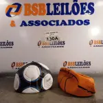 LOTE 130 - 01 BOLA DE BASQUETE E 01 BOLA DE FUTEBOL. (NO ESTADO) ATENÇÃO! FAZER A VISITAÇÃO ANTES DE ARREMATAR, NÃO SABEMOS SE FUNCIONA. LEILÃO NÃO TEM GARANTIA E NEM DEVOLUÇÃO, SUJEITO A POSSÍVEIS AVARIAS VISÍVEIS/OCULTAS E/OU AUSÊNCIA DE COMPONENTES.