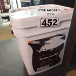 LOTE 452 - 01 BALDE DE SELADOR ACRÍLICO ANJO 18L. (NO ESTADO) ATENÇÃO! FAZER A VISITAÇÃO ANTES DE ARREMATAR, NÃO SABEMOS SE FUNCIONA. LEILÃO NÃO TEM GARANTIA E NEM DEVOLUÇÃO, SUJEITO A POSSÍVEIS AVARIAS VISÍVEIS/OCULTAS E/OU AUSÊNCIA DE COMPONENTES).