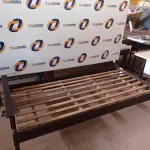 LOTE 678 - 01 CAMA DE SOLTEIRO EM IMBUIA DO POLO MADEIREIRO DO RIO GRANDE DO SUL.  (NO ESTADO) ATENÇÃO! FAZER A VISITAÇÃO ANTES DE ARREMATAR, NÃO SABEMOS SE FUNCIONA. LEILÃO NÃO TEM GARANTIA E NEM DEVOLUÇÃO, SUJEITO A POSSÍVEIS AVARIAS VISÍVEIS/OCULTAS E/OU AUSÊNCIA DE COMPONENTES.
