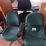LOTE 652 - 03 CADEIRAS DE ESCRITÓRIO COM BASES GIRATÓRIAS SENDO 01 NA COR PRETA. (NO ESTADO) ATENÇÃO! FAZER A VISITAÇÃO ANTES DE ARREMATAR, NÃO SABEMOS SE FUNCIONA. LEILÃO NÃO TEM GARANTIA E NEM DEVOLUÇÃO, SUJEITO A POSSÍVEIS AVARIAS VISÍVEIS/OCULTAS E/OU AUSÊNCIA DE COMPONENTES.
