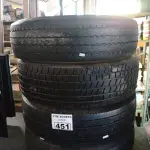 LOTE 451 - 04 PNEUS PARA CAMINHÃO ¾ SENDO 03 NA MEDIDA 215/75/17.5 E 01 NA MEDIDA 205/75/17.5. (NO ESTADO) ATENÇÃO! FAZER A VISITAÇÃO ANTES DE ARREMATAR, NÃO SABEMOS SE FUNCIONA. LEILÃO NÃO TEM GARANTIA E NEM DEVOLUÇÃO, SUJEITO A POSSÍVEIS AVARIAS VISÍVEIS/OCULTAS E/OU AUSÊNCIA DE COMPONENTES).