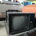 LOTE 510 - 02 TVS DE TUBO. (NO ESTADO) ATENÇÃO! FAZER A VISITAÇÃO ANTES DE ARREMATAR, NÃO SABEMOS SE FUNCIONA. LEILÃO NÃO TEM GARANTIA E NEM DEVOLUÇÃO, SUJEITO A POSSÍVEIS AVARIAS VISÍVEIS/OCULTAS E/OU AUSÊNCIA DE COMPONENTES.