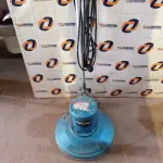 LOTE 547 - 01 ENCERADEIRA INDUSTRIAL. (NO ESTADO) ATENÇÃO! FAZER A VISITAÇÃO ANTES DE ARREMATAR, NÃO SABEMOS SE FUNCIONA. LEILÃO NÃO TEM GARANTIA E NEM DEVOLUÇÃO, SUJEITO A POSSÍVEIS AVARIAS VISÍVEIS/OCULTAS E/OU AUSÊNCIA DE COMPONENTES.
