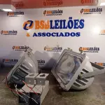 LOTE 481 - 02 LUMINÁRIAS DE PÁTIO COM 02 REATORES DE USO EXTERNO PARA LÂMPADA VAPOR METÁLICO 150W. (NO ESTADO) ATENÇÃO! FAZER A VISITAÇÃO ANTES DE ARREMATAR, NÃO SABEMOS SE FUNCIONA. LEILÃO NÃO TEM GARANTIA E NEM DEVOLUÇÃO, SUJEITO A POSSÍVEIS AVARIAS VISÍVEIS/OCULTAS E/OU AUSÊNCIA DE COMPONENTES).