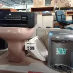LOTE 509 - 01 BIDÊ, 01 PIA, 01 CAIXA DE DESCARGA, 01 PURIFICADOR DE ÁGUA MARCA CÔNSUL E 01 IMPRESSORA EPCON XP, 241. (NO ESTADO) ATENÇÃO! FAZER A VISITAÇÃO ANTES DE ARREMATAR, NÃO SABEMOS SE FUNCIONA. LEILÃO NÃO TEM GARANTIA E NEM DEVOLUÇÃO, SUJEITO A POSSÍVEIS AVARIAS VISÍVEIS/OCULTAS E/OU AUSÊNCIA DE COMPONENTES.