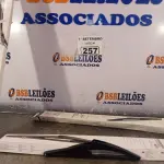 LOTE 257 - 01 JOGO DE PALETAS DO CITROEM C4 PICASSO, DS5 E C4CACTUS. (NO ESTADO) ATENÇÃO! FAZER A VISITAÇÃO ANTES DE ARREMATAR, NÃO SABEMOS SE FUNCIONA. LEILÃO NÃO TEM GARANTIA E NEM DEVOLUÇÃO, SUJEITO A POSSÍVEIS AVARIAS VISÍVEIS/OCULTAS E/OU AUSÊNCIA DE COMPONENTES.