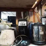LOTE 154 - 03 GARRAFAS TÉRMICA, 04 BASES DE LIQUIDIFICADOR, 01 PIPOQUEIRA, 01 CAFETEIRA E 01 LIQUIDIFICADOR MARCAS E MODELOS DIVERSOS COM AVARIAS. (NO ESTADO) ATENÇÃO! FAZER A VISITAÇÃO ANTES DE ARREMATAR, NÃO SABEMOS SE FUNCIONA. LEILÃO NÃO TEM GARANTIA E NEM DEVOLUÇÃO, SUJEITO A POSSÍVEIS AVARIAS VISÍVEIS/OCULTAS E/OU AUSÊNCIA DE COMPONENTES.