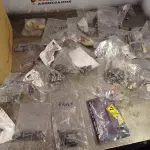 LOTE 231 - 01 CAIXA COM GRANDE QUANTIDADE DE CAPACITORES E RESISTORES ELETROLÍTICOS DIVERSOS. (NO ESTADO) ATENÇÃO! FAZER A VISITAÇÃO ANTES DE ARREMATAR, NÃO SABEMOS SE FUNCIONA. LEILÃO NÃO TEM GARANTIA E NEM DEVOLUÇÃO, SUJEITO A POSSÍVEIS AVARIAS VISÍVEIS/OCULTAS E/OU AUSÊNCIA DE COMPONENTES.
