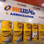 LOTE 176 - 05 LATAS DE ADESIVO ESTRUTURAL DE BASE EPÓXI MEDIA FLUIDEZ COMPONENTES A+B. (NO ESTADO) ATENÇÃO! FAZER A VISITAÇÃO ANTES DE ARREMATAR, NÃO SABEMOS SE FUNCIONA. LEILÃO NÃO TEM GARANTIA E NEM DEVOLUÇÃO, SUJEITO A POSSÍVEIS AVARIAS VISÍVEIS/OCULTAS E/OU AUSÊNCIA DE COMPONENTES.