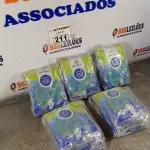LOTE 211 - 05 PACOTES DE LUVAS DE LÁTEX SILVER TAMANHO “P”. (NO ESTADO) ATENÇÃO! FAZER A VISITAÇÃO ANTES DE ARREMATAR, NÃO SABEMOS SE FUNCIONA. LEILÃO NÃO TEM GARANTIA E NEM DEVOLUÇÃO, SUJEITO A POSSÍVEIS AVARIAS VISÍVEIS/OCULTAS E/OU AUSÊNCIA DE COMPONENTES.