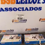 LOTE 034 - 03 SUPORTES PARA TV ARTICULADO 10-56” 25/142CM COM AVARIAS. (NO ESTADO) ATENÇÃO! FAZER A VISITAÇÃO ANTES DE ARREMATAR, NÃO SABEMOS SE FUNCIONA. LEILÃO NÃO TEM GARANTIA E NEM DEVOLUÇÃO, SUJEITO A POSSÍVEIS AVARIAS VISÍVEIS/OCULTAS E/OU AUSÊNCIA DE COMPONENTES.