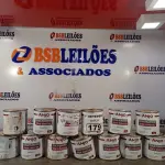 LOTE 179 - 01 LOTE COM VÁRIAS LATAS DE COLA PLÁSTICA ANJO. (NO ESTADO) ATENÇÃO! FAZER A VISITAÇÃO ANTES DE ARREMATAR, NÃO SABEMOS SE FUNCIONA. LEILÃO NÃO TEM GARANTIA E NEM DEVOLUÇÃO, SUJEITO A POSSÍVEIS AVARIAS VISÍVEIS/OCULTAS E/OU AUSÊNCIA DE COMPONENTES.