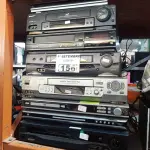 LOTE 156 - 05 VIDEOCASSETE E 03 APARELHOS DE DVD MARCAS E MODELOS DIVERSOS. (NO ESTADO) ATENÇÃO! FAZER A VISITAÇÃO ANTES DE ARREMATAR, NÃO SABEMOS SE FUNCIONA. LEILÃO NÃO TEM GARANTIA E NEM DEVOLUÇÃO, SUJEITO A POSSÍVEIS AVARIAS VISÍVEIS/OCULTAS E/OU AUSÊNCIA DE COMPONENTES.