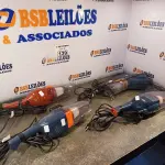 LOTE 139 - 03 ASPIRADORES DE PÓ MARCAS E MODELOS DIVERSOS. (NO ESTADO) ATENÇÃO! FAZER A VISITAÇÃO ANTES DE ARREMATAR, NÃO SABEMOS SE FUNCIONA. LEILÃO NÃO TEM GARANTIA E NEM DEVOLUÇÃO, SUJEITO A POSSÍVEIS AVARIAS VISÍVEIS/OCULTAS E/OU AUSÊNCIA DE COMPONENTES.