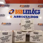 LOTE 193 - 04 CAIXAS COM BISNAGAS DE SILICONE ACÉTICO TRANSPARENTE COM 24 UNIDADES CADA. (NO ESTADO) ATENÇÃO! FAZER A VISITAÇÃO ANTES DE ARREMATAR, NÃO SABEMOS SE FUNCIONA. LEILÃO NÃO TEM GARANTIA E NEM DEVOLUÇÃO, SUJEITO A POSSÍVEIS AVARIAS VISÍVEIS/OCULTAS E/OU AUSÊNCIA DE COMPONENTES.