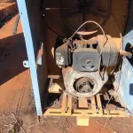 LOTE 075 - 01 BITONEIRA 400 LITROS COM MOTOR A DIESEL (NO ESTADO)