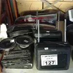 LOTE 127 - 02 ENCOSTO DE CABEÇA, 01 PAR DE LANTERNAS TRASEIRAS DO FIAT IDEA, 04 ALTO-FALANTES E 02 APARELHOS DE SOM AUTOMOTIVO MARCAS E MODELOS DIVERSOS. (NO ESTADO) ATENÇÃO! FAZER A VISITAÇÃO ANTES DE ARREMATAR, NÃO SABEMOS SE FUNCIONA. LEILÃO NÃO TEM GARANTIA E NEM DEVOLUÇÃO, SUJEITO A POSSÍVEIS AVARIAS VISÍVEIS/OCULTAS E/OU AUSÊNCIA DE COMPONENTES.
