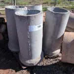LOTE 106 - 04 MANILHAS EM CONCRETO DE 1 METRO X 40CM (NO ESTADO)