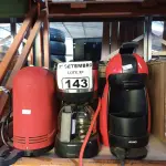 LOTE 143 - 01 LOTE COM VÁRIAS CAFETEIRAS E ESPREMEDORES DE FRUTAS MARCAS E MODELOS DIVERSOS COM AVARIAS. (NO ESTADO) ATENÇÃO! FAZER A VISITAÇÃO ANTES DE ARREMATAR, NÃO SABEMOS SE FUNCIONA. LEILÃO NÃO TEM GARANTIA E NEM DEVOLUÇÃO, SUJEITO A POSSÍVEIS AVARIAS VISÍVEIS/OCULTAS E/OU AUSÊNCIA DE COMPONENTES.
