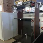 LOTE 210 - 01 RACK EM MADEIRA COM TAMPO DE VIDRO, 01 TV DE TUBO E 01 ANTENA INTERNA. (NO ESTADO) ATENÇÃO! FAZER A VISITAÇÃO ANTES DE ARREMATAR, NÃO SABEMOS SE FUNCIONA. LEILÃO NÃO TEM GARANTIA E NEM DEVOLUÇÃO, SUJEITO A POSSÍVEIS AVARIAS VISÍVEIS/OCULTAS E/OU AUSÊNCIA DE COMPONENTES.