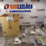 LOTE 231 - 01 CAIXA COM GRANDE QUANTIDADE DE CAPACITORES E RESISTORES ELETROLÍTICOS DIVERSOS. (NO ESTADO) ATENÇÃO! FAZER A VISITAÇÃO ANTES DE ARREMATAR, NÃO SABEMOS SE FUNCIONA. LEILÃO NÃO TEM GARANTIA E NEM DEVOLUÇÃO, SUJEITO A POSSÍVEIS AVARIAS VISÍVEIS/OCULTAS E/OU AUSÊNCIA DE COMPONENTES.