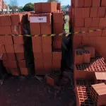 LOTE 103 - 01 LOTE COM TIJOLOS DE BARRO PARA CONSTRUÇAO(NO ESTADO)