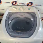 LOTE 197 - 01 MÁQUINA DE LAVAR ROUPAS MARCA ELECTROLUX CAPACIDADE 5.0KG 220V. (NO ESTADO) ATENÇÃO! FAZER A VISITAÇÃO ANTES DE ARREMATAR, NÃO SABEMOS SE FUNCIONA. LEILÃO NÃO TEM GARANTIA E NEM DEVOLUÇÃO, SUJEITO A POSSÍVEIS AVARIAS VISÍVEIS/OCULTAS E/OU AUSÊNCIA DE COMPONENTES.