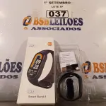 LOTE 037 - 01 RELÓGIO SMART WATCH M8. (NO ESTADO) ATENÇÃO! FAZER A VISITAÇÃO ANTES DE ARREMATAR, NÃO SABEMOS SE FUNCIONA. LEILÃO NÃO TEM GARANTIA E NEM DEVOLUÇÃO, SUJEITO A POSSÍVEIS AVARIAS VISÍVEIS/OCULTAS E/OU AUSÊNCIA DE COMPONENTES.