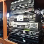 LOTE 156 - 05 VIDEOCASSETE E 03 APARELHOS DE DVD MARCAS E MODELOS DIVERSOS. (NO ESTADO) ATENÇÃO! FAZER A VISITAÇÃO ANTES DE ARREMATAR, NÃO SABEMOS SE FUNCIONA. LEILÃO NÃO TEM GARANTIA E NEM DEVOLUÇÃO, SUJEITO A POSSÍVEIS AVARIAS VISÍVEIS/OCULTAS E/OU AUSÊNCIA DE COMPONENTES.