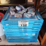 LOTE 132 - 10 LÂMPADAS FLUORESCENTES CIRCULAR 6400K 40W E 10 REATORES 1X40W. (NO ESTADO) ATENÇÃO! FAZER A VISITAÇÃO ANTES DE ARREMATAR, NÃO SABEMOS SE FUNCIONA. LEILÃO NÃO TEM GARANTIA E NEM DEVOLUÇÃO, SUJEITO A POSSÍVEIS AVARIAS VISÍVEIS/OCULTAS E/OU AUSÊNCIA DE COMPONENTES.