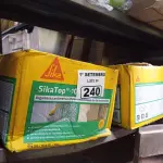 LOTE 240 - 02 CAIXAS COM SIKA TOP 107 CINZA 18KG, ARGAMASSA POLIMÉRICA IMPERMEABILIZANTE DE ALTO DESEMPENHO. (NO ESTADO) ATENÇÃO! FAZER A VISITAÇÃO ANTES DE ARREMATAR, NÃO SABEMOS SE FUNCIONA. LEILÃO NÃO TEM GARANTIA E NEM DEVOLUÇÃO, SUJEITO A POSSÍVEIS AVARIAS VISÍVEIS/OCULTAS E/OU AUSÊNCIA DE COMPONENTES.