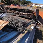 LOTE 104 -  01 LOTE DE SUCATA DE FERRO (OBS:TESOURAS VERDE NÃO INCLUSO) (NO ESTADO)