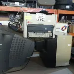 LOTE 196 - 01 IMPRESSORA HP LASER JET 1320 E 02 TV’S DE TUBO MARCAS E MODELOS DIVERSOS. (NO ESTADO) ATENÇÃO! FAZER A VISITAÇÃO ANTES DE ARREMATAR, NÃO SABEMOS SE FUNCIONA. LEILÃO NÃO TEM GARANTIA E NEM DEVOLUÇÃO, SUJEITO A POSSÍVEIS AVARIAS VISÍVEIS/OCULTAS E/OU AUSÊNCIA DE COMPONENTES.