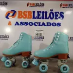 LOTE 415 - 01 PAR DE PATINS Nº31-34. (NO ESTADO) ATENÇÃO! FAZER A VISITAÇÃO ANTES DE ARREMATAR, NÃO SABEMOS SE FUNCIONA. LEILÃO NÃO TEM GARANTIA E NEM DEVOLUÇÃO, SUJEITO A POSSÍVEIS AVARIAS VISÍVEIS/OCULTAS E/OU AUSÊNCIA DE COMPONENTES.