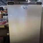 LOTE 516 - 01 FREEZER VERTICAL MARCA CÔNSUL. (NO ESTADO) ATENÇÃO! FAZER A VISITAÇÃO ANTES DE ARREMATAR, NÃO SABEMOS SE FUNCIONA. LEILÃO NÃO TEM GARANTIA E NEM DEVOLUÇÃO, SUJEITO A POSSÍVEIS AVARIAS VISÍVEIS/OCULTAS E/OU AUSÊNCIA DE COMPONENTES.