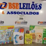 LOTE 395 - 01 BONECO JOÃO TEIMOSO GOLFINHO, 01 JOGO DESCOBRINDO A MATEMÁTICA, 01 ALFABETO DE MADEIRA DA GALINHA PINTADINHA E 50 CARDS DE BICHOS DE ESTIMAÇÃO. (NO ESTADO) ATENÇÃO! FAZER A VISITAÇÃO ANTES DE ARREMATAR, NÃO SABEMOS SE FUNCIONA. LEILÃO NÃO TEM GARANTIA E NEM DEVOLUÇÃO, SUJEITO A POSSÍVEIS AVARIAS VISÍVEIS/OCULTAS E/OU AUSÊNCIA DE COMPONENTES.