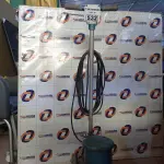 LOTE 532 - 01 ENCERADEIRA INDUSTRIAL. (NO ESTADO) ATENÇÃO! FAZER A VISITAÇÃO ANTES DE ARREMATAR, NÃO SABEMOS SE FUNCIONA. LEILÃO NÃO TEM GARANTIA E NEM DEVOLUÇÃO, SUJEITO A POSSÍVEIS AVARIAS VISÍVEIS/OCULTAS E/OU AUSÊNCIA DE COMPONENTES.