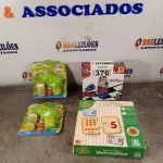 LOTE 376 - 01 BONECO JOÃO TEIMOSO, 01 JOGO DESCOBRINDO A MATEMÁTICA E 02 PISTOLAS DE BOLHAS. (NO ESTADO) ATENÇÃO! FAZER A VISITAÇÃO ANTES DE ARREMATAR, NÃO SABEMOS SE FUNCIONA. LEILÃO NÃO TEM GARANTIA E NEM DEVOLUÇÃO, SUJEITO A POSSÍVEIS AVARIAS VISÍVEIS/OCULTAS E/OU AUSÊNCIA DE COMPONENTES.