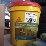 LOTE 356 - 01 BALDE DE SIKANOL ALVENARIA 18L, ADITIVO PLASTIFICANTE PARA ARGAMASSA DE ASSENTAMENTO E REBOCO. (NO ESTADO) ATENÇÃO! FAZER A VISITAÇÃO ANTES DE ARREMATAR, NÃO SABEMOS SE FUNCIONA. LEILÃO NÃO TEM GARANTIA E NEM DEVOLUÇÃO, SUJEITO A POSSÍVEIS AVARIAS VISÍVEIS/OCULTAS E/OU AUSÊNCIA DE COMPONENTES.