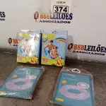 LOTE 374 - 04 BOIAS INFANTIL. (NO ESTADO) ATENÇÃO! FAZER A VISITAÇÃO ANTES DE ARREMATAR, NÃO SABEMOS SE FUNCIONA. LEILÃO NÃO TEM GARANTIA E NEM DEVOLUÇÃO, SUJEITO A POSSÍVEIS AVARIAS VISÍVEIS/OCULTAS E/OU AUSÊNCIA DE COMPONENTES.